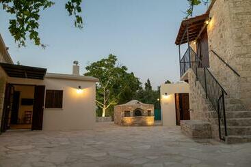 Droshia Traditional Homes, Coco Mat Full Experience