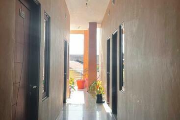 هتل Almira Homestay Ambon Mitra Reddoorz
