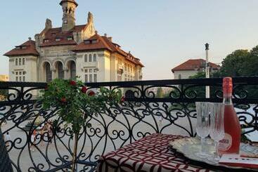 Отель Alnis Boutique Villa