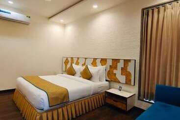 Hotel Ataraxia Crestmont Resorts & Spa