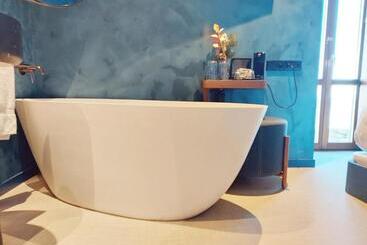 Отель Faro Lariño