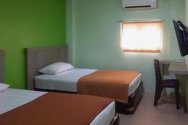هتل Guest House Anak Raja Pangkalan Bun Syariah Mitra Reddoorz