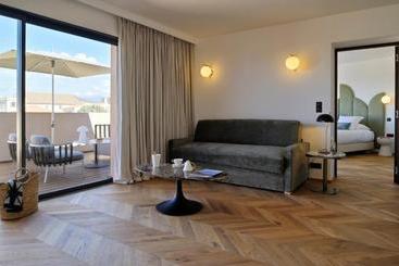 هتل Hôtel & Spa Rocabella