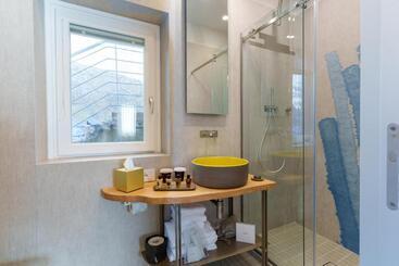 פנסיון The Sunset Line