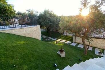 استراحتگاه Relais Frasimon Antico Casale