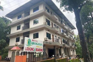 Staymaker Hotel Ashokavana