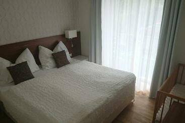 مبيت وإفطار Vila Eva