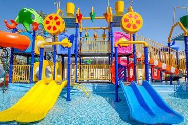 호텔 Phoenicia Blue View