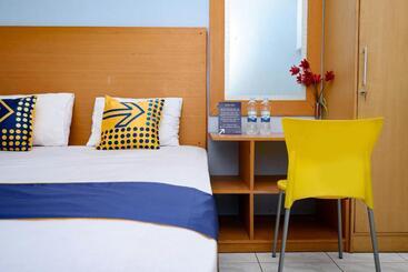 בית מלון כפרי Griya Sakura Syariah