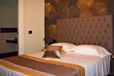 هتل The Time  Home &