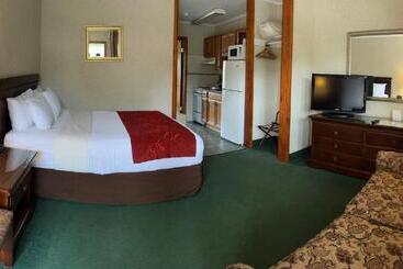 Mohican Resort Motel, Conveniently Located To All Lake George Attractions
