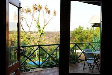 펜션 Cussonia Country Home