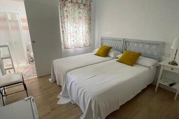 پانسیون Hostal La Cruz 1872