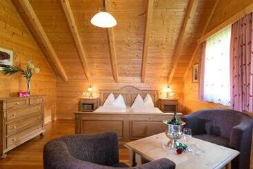 ホテル Alpenparks Hagan Lodge Altaussee