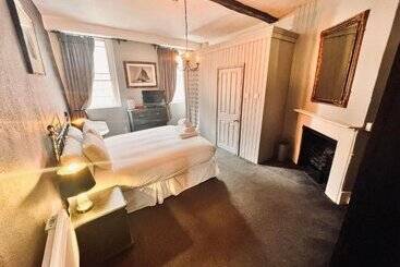 ホテル George And Dragon