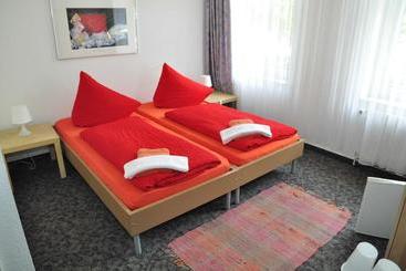 בית מלון כפרי Pension Leipzig Georgplatz