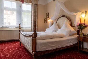 Отель Weisses Haus