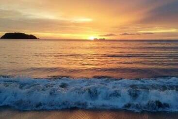 Comfortable Hotel Room In Potrero Sleeps 4 - With Pool Tv And Ac