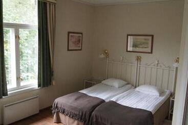 Отель Mustion Linna / Svartå Manor