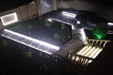 مُتل Allseasons Hotel Gabala With A Hot Outdoor Pool ,sauna And Waterfall