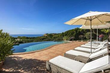 پانسیون Villa Vale De Lapa Amazing Sea Views Heated Swimming Pool Jacuzzi Ac   Stunning House