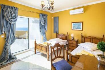پانسیون Villa Vale De Lapa Amazing Sea Views Heated Swimming Pool Jacuzzi Ac   Stunning House