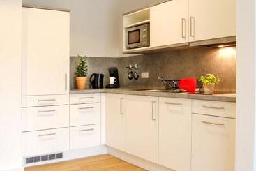 Seeger Living Premium West