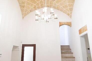 צימר Palazzo Alma Luxury Rooms