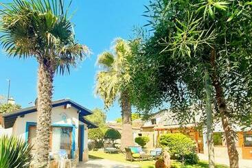 Bed and Breakfast Palm Beach Bungalow