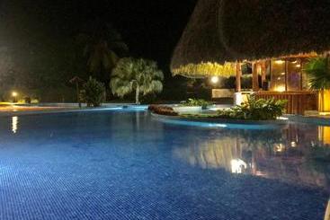 فندق Nandel Beach Resort