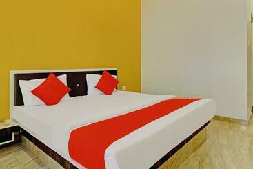 فندق Oyo 80981 The Gopal Bhagwati  & Restaurant