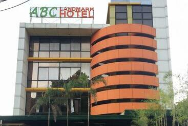 בית מלון כפרי Reddoorz Plus @ Abc Landmark