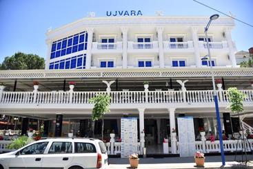 هتل Ujvara