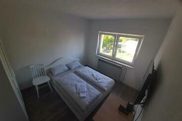 پانسیون Apartmani Mamić