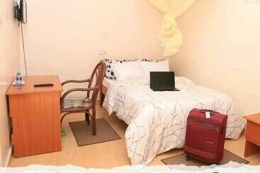 The 4 Js Bed And Breakfast Emali