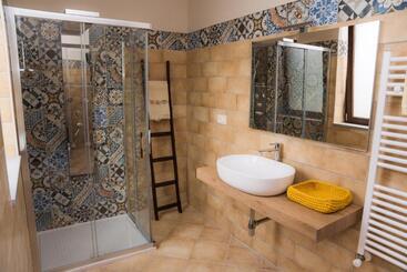 مبيت وإفطار U' Malazeno