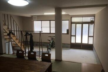Отель Biker S Inn Onomichi 自転車の宿おのみち Supported By Cocostay