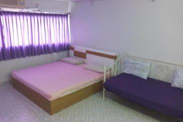 پانسیون Room In Guest Room Chan Kim Don Mueang Guest House, Free Parking Space And Free Wifi