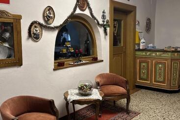 פנסיון Roter Adler