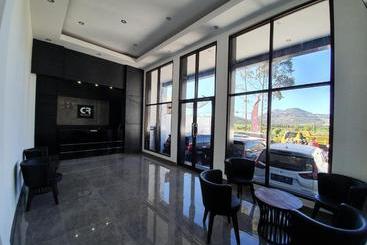 בית מלון כפרי Charaka Residence Dieng