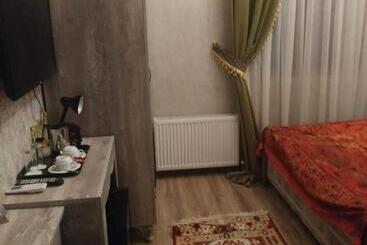 هتل Old Town Sheki