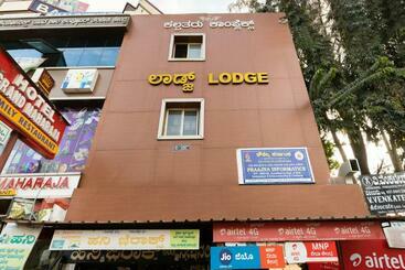 호텔 Oyo 67991 Kalpataru Lodge