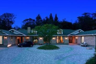 פנסיון Guest House Third Place