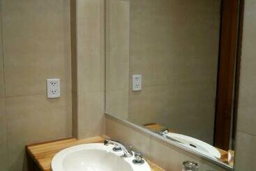 پانسیون Hostal La Maison Canadiense