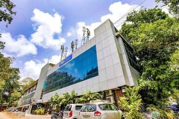 Hotel Veera Residency