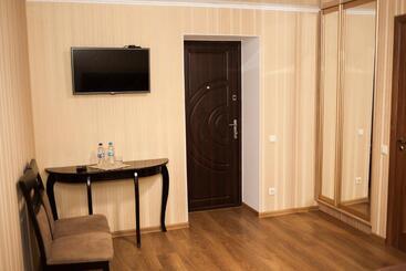 هتل Charivne Ozero