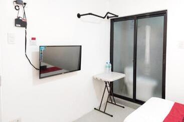 호텔 Reddoorz At San Antonio Binan Laguna