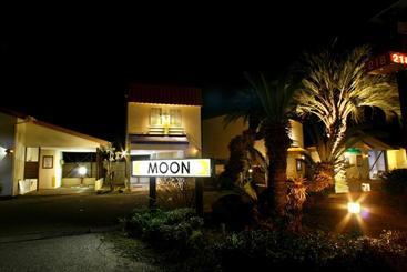Hotel Restay Moon Kochi