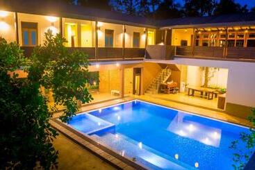 酒店 Roshara Nalla