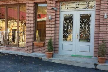 پانسیون Nimako's Apartment